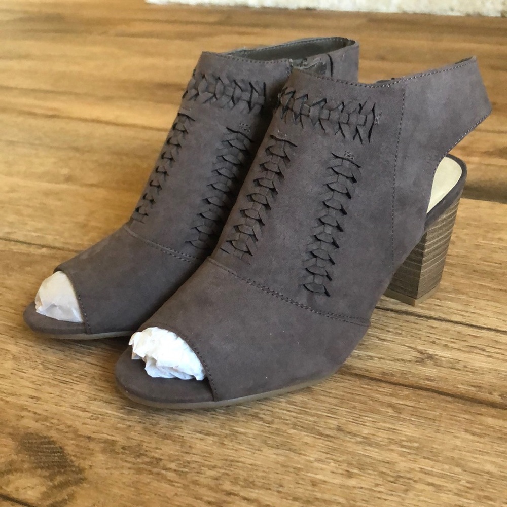 NWT Sonoma Open Toe Booties Size 7